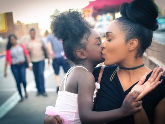 Enfants adorables et aimants